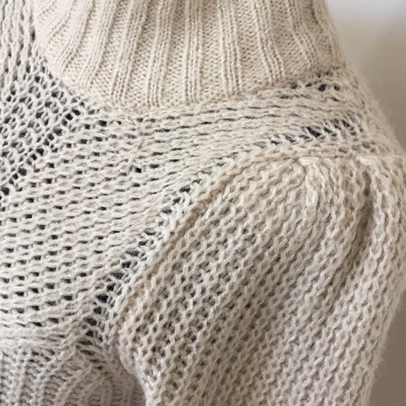 EXPRESS sweater. Women’s Size SP. cream/white with subtle shiny detail. 🔥NWT - Picture 12 of 14